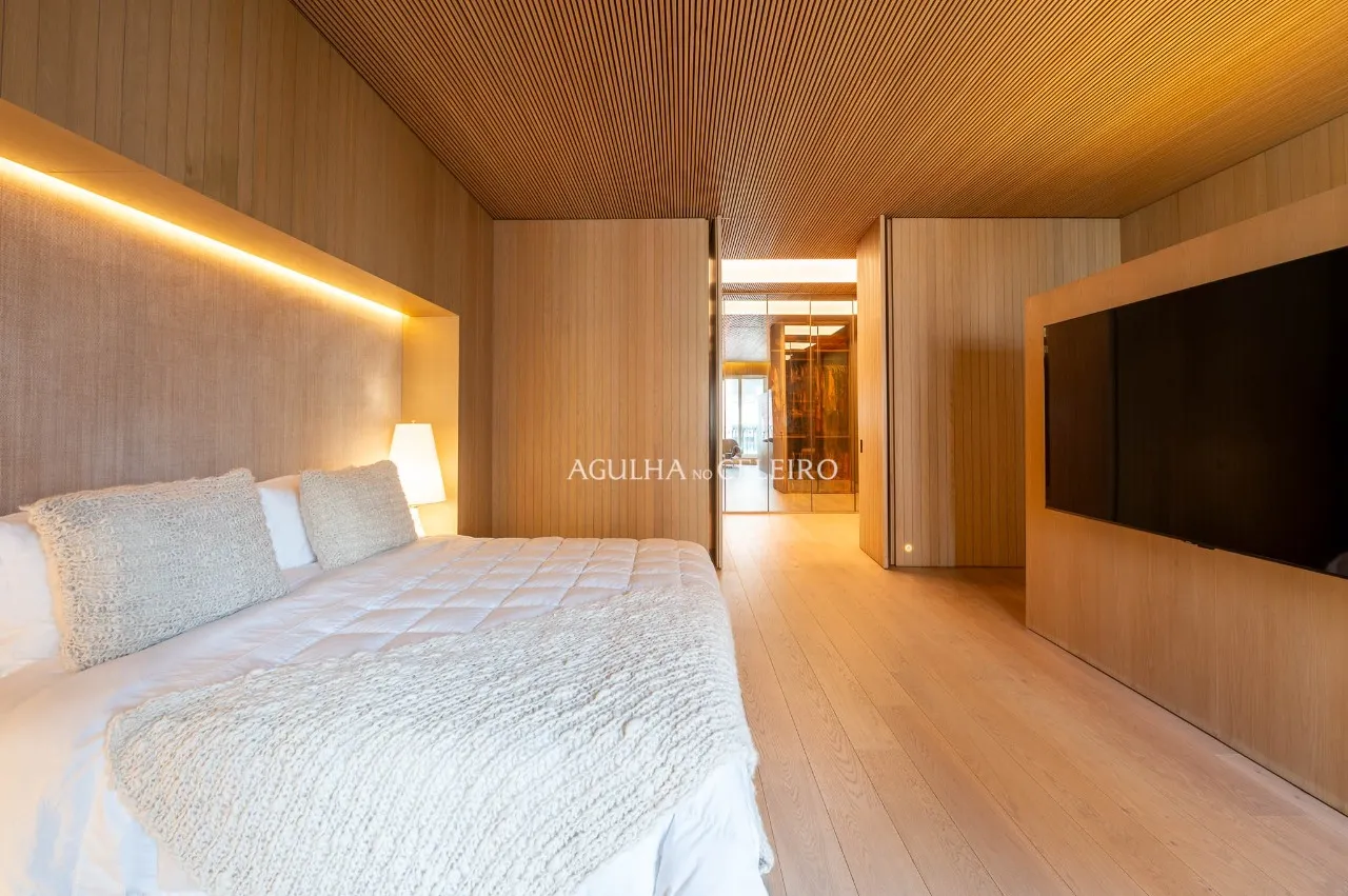 Apartamento com projeto de Marcio Kogan à venda no Jardim Europa – 18821