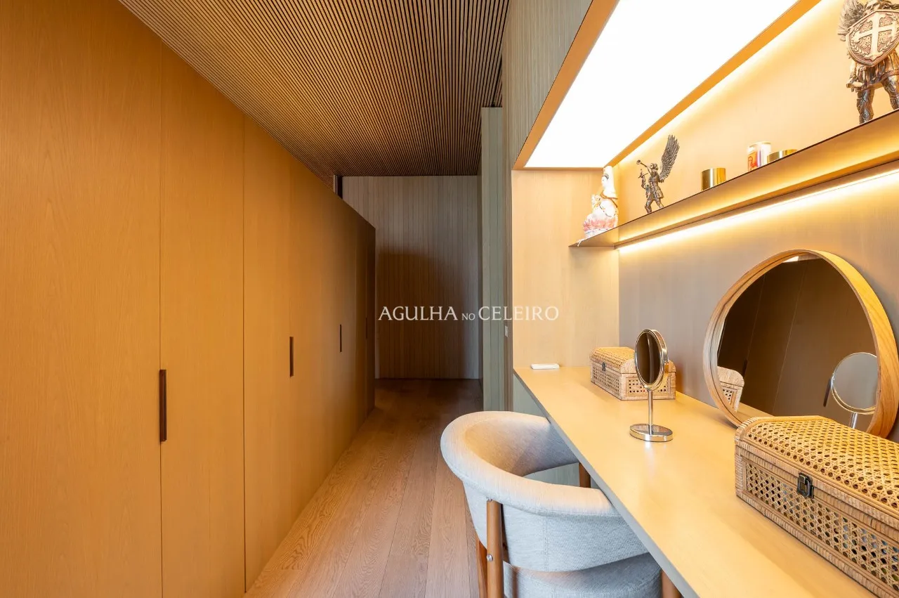 Apartamento com projeto de Marcio Kogan à venda no Jardim Europa – 18821