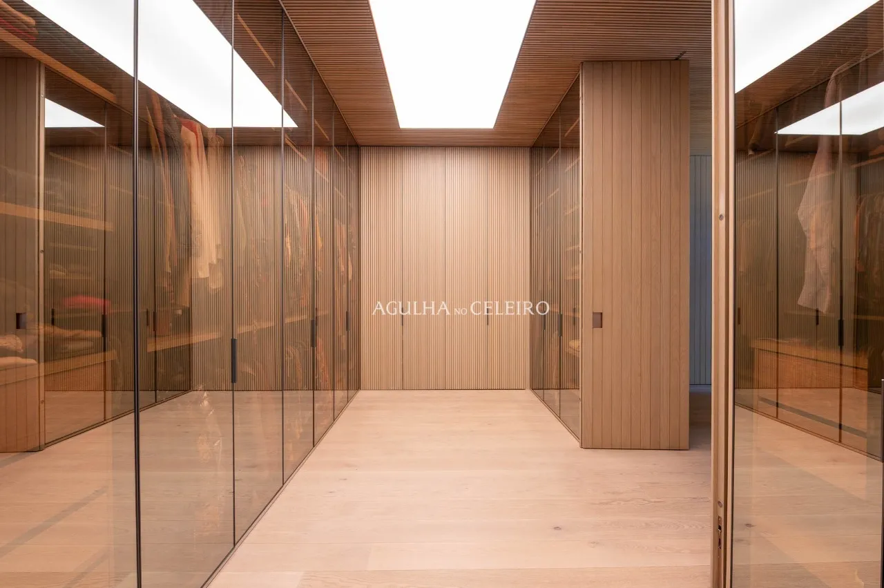 Apartamento com projeto de Marcio Kogan à venda no Jardim Europa – 18821