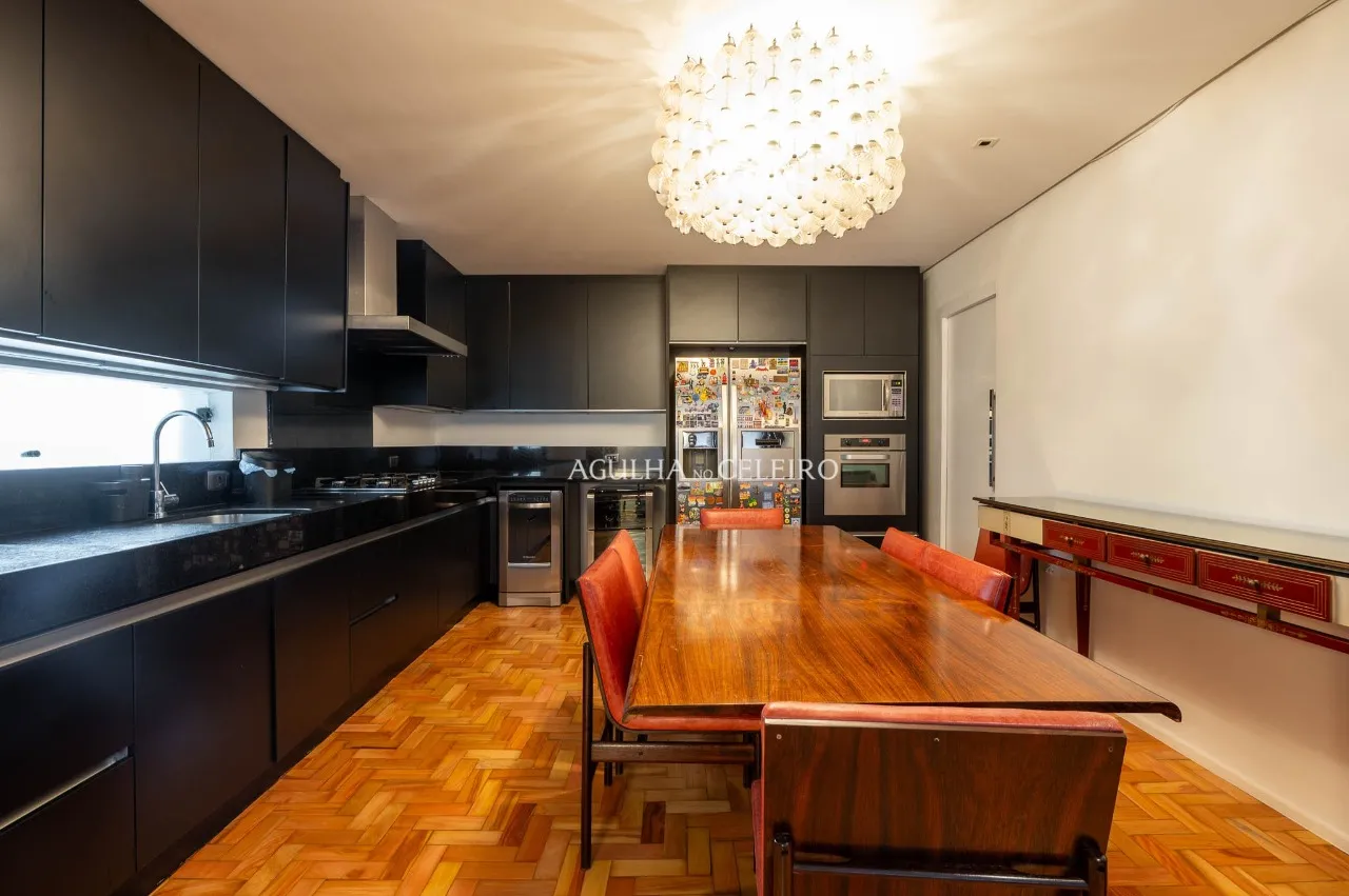 Conforto no Itaim: 178m² 100% Reformado, Mobiliado e com 2 Vagas – 19013