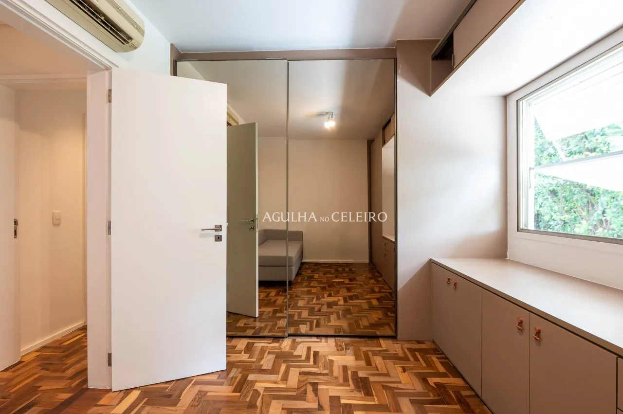 Conforto no Itaim: 178m² 100% Reformado, Mobiliado e com 2 Vagas – 19013