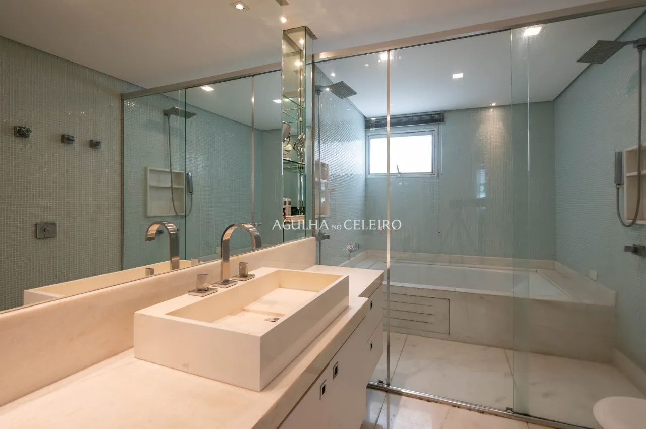 Conforto no Itaim: 178m² 100% Reformado, Mobiliado e com 2 Vagas – 19013