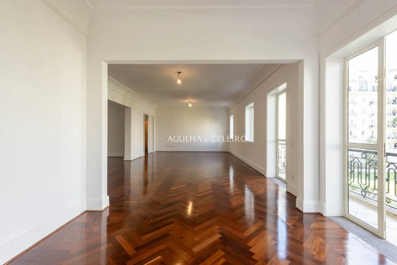 Apartamento sofisticado com 4 suítes e projeto assinado pelo renomado arquiteto João Armentano. – 20698