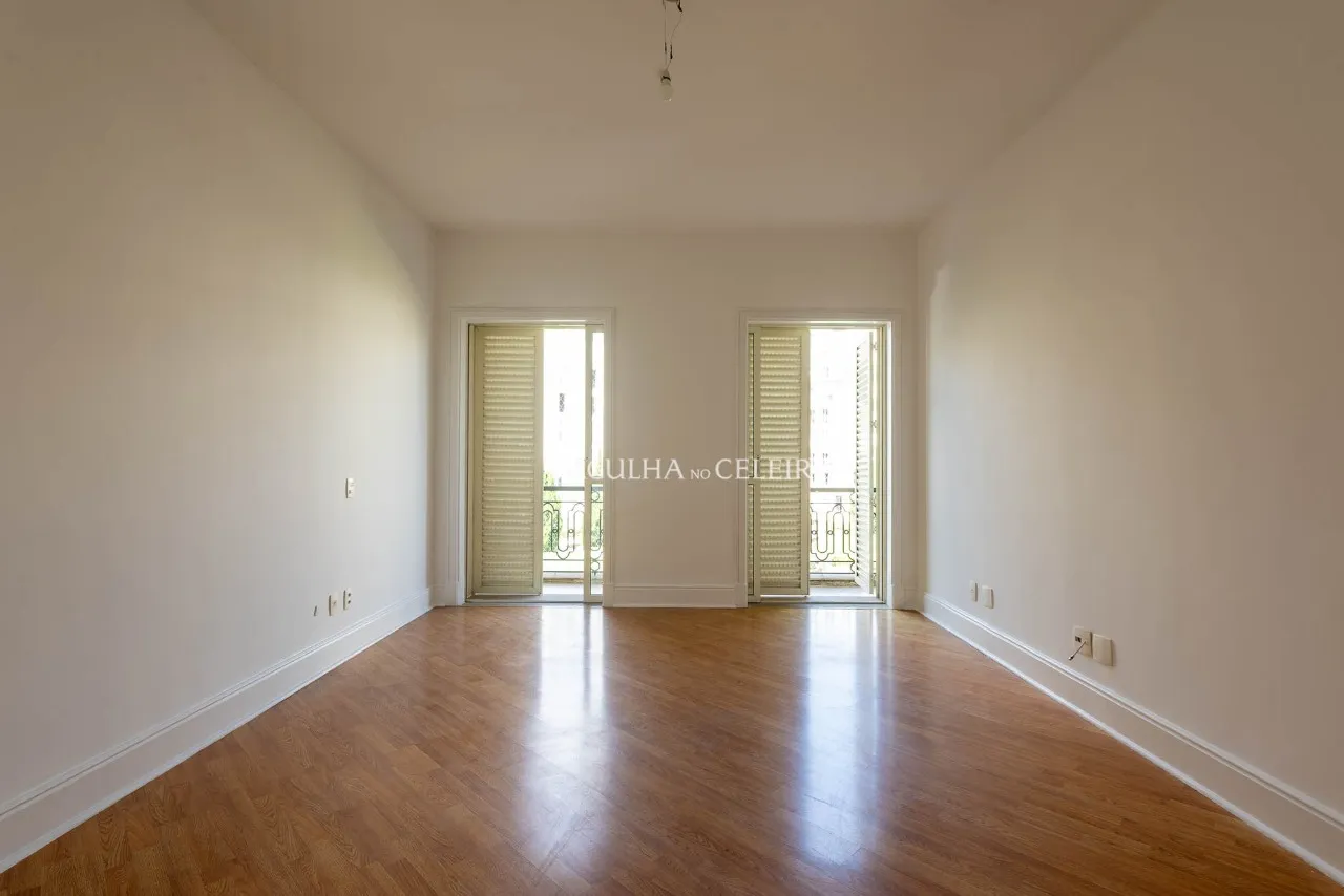 Apartamento sofisticado com 4 suítes e projeto assinado pelo renomado arquiteto João Armentano. – 20698