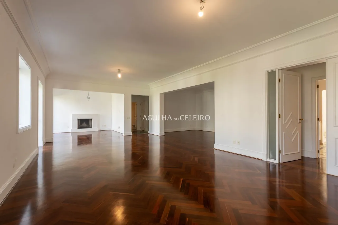 Apartamento sofisticado com 4 suítes e projeto assinado pelo renomado arquiteto João Armentano. – 20698