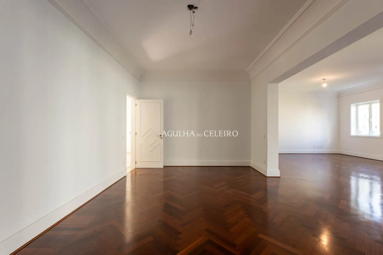 Apartamento sofisticado com 4 suítes e projeto assinado pelo renomado arquiteto João Armentano. – 20698
