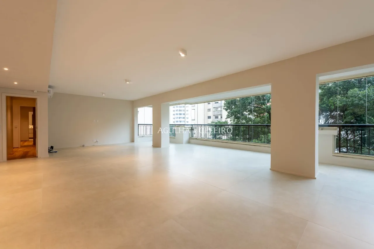 Apartamento reformado à venda em Moema Pássaros. – 20940