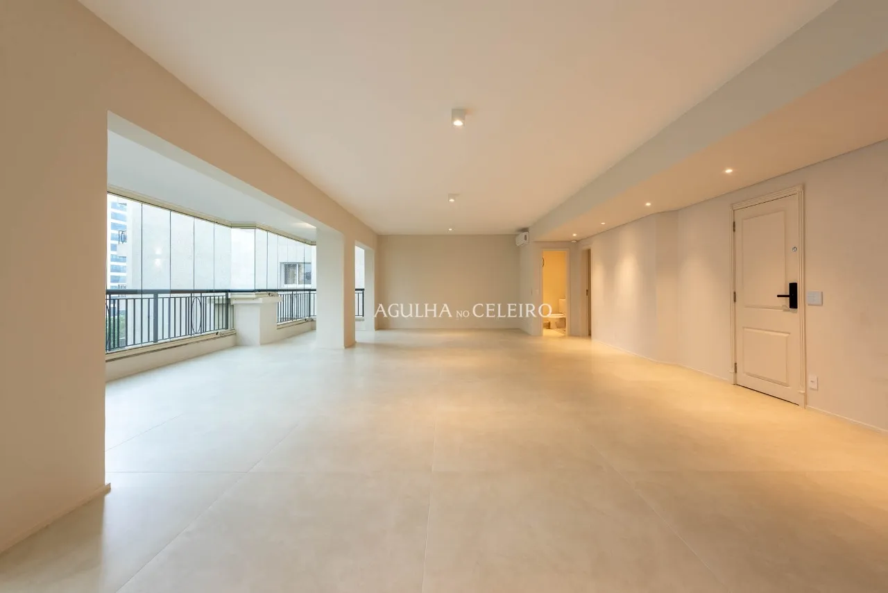 Apartamento reformado à venda em Moema Pássaros. – 20940