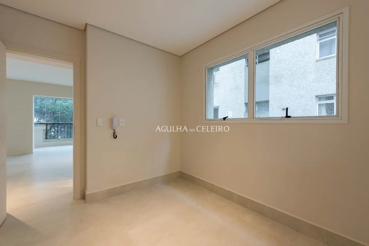 Apartamento reformado à venda em Moema Pássaros. – 20940