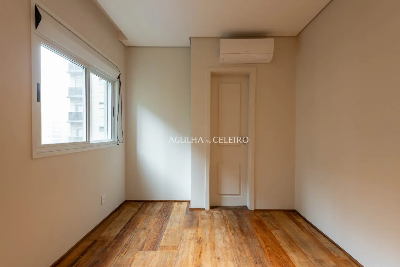Apartamento reformado à venda em Moema Pássaros. – 20940