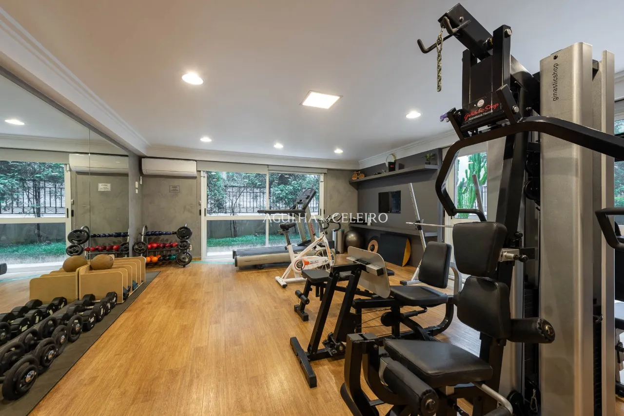 Apartamento reformado à venda em Moema Pássaros. – 20940