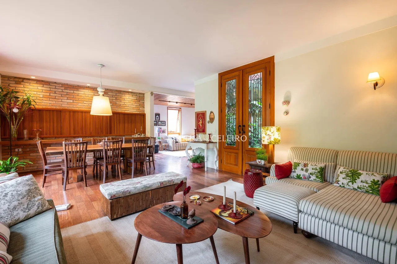 Casa térrea totalmente modernizada com área gourmet e edícula – 21377
