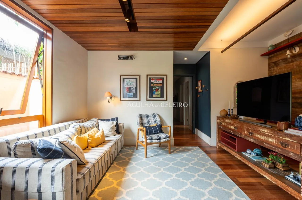 Casa térrea totalmente modernizada com área gourmet e edícula – 21377