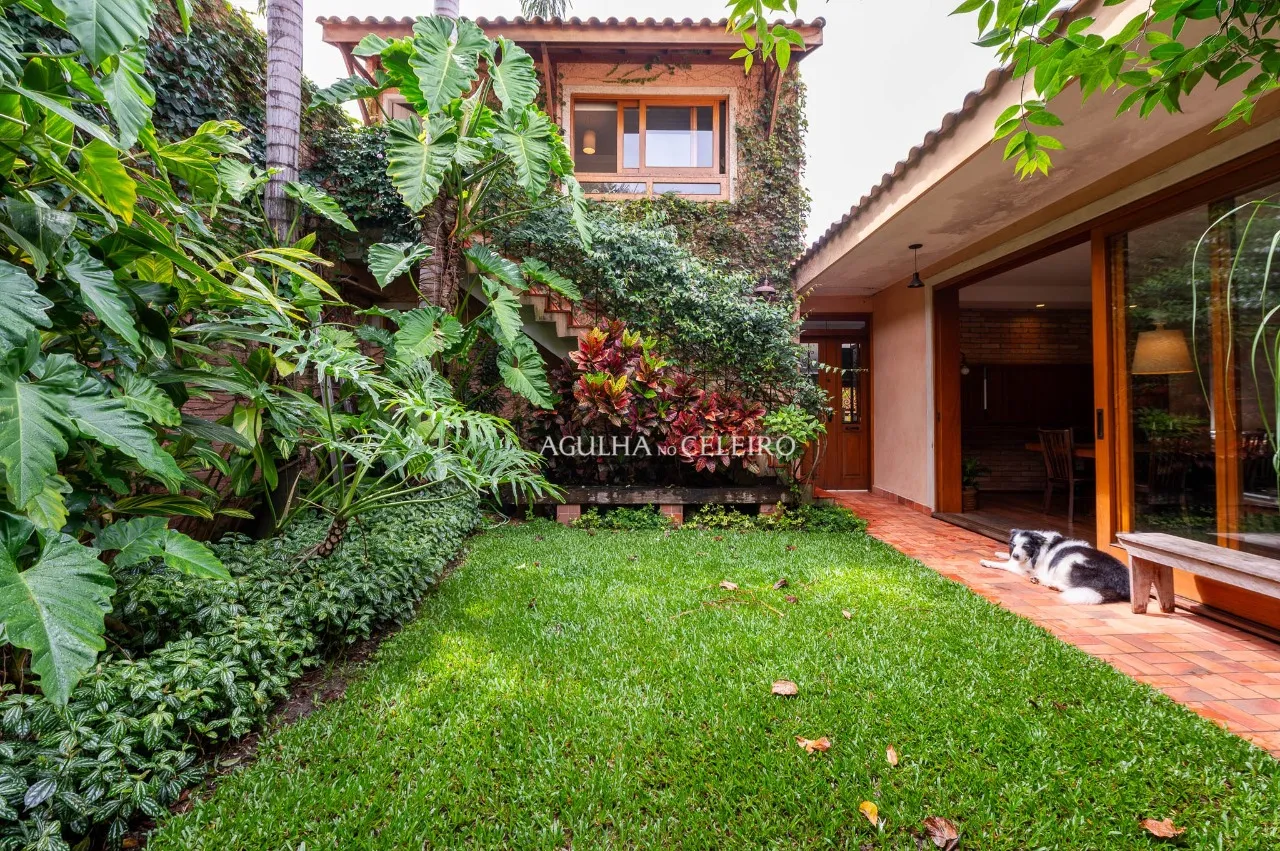 Casa térrea totalmente modernizada com área gourmet e edícula – 21377