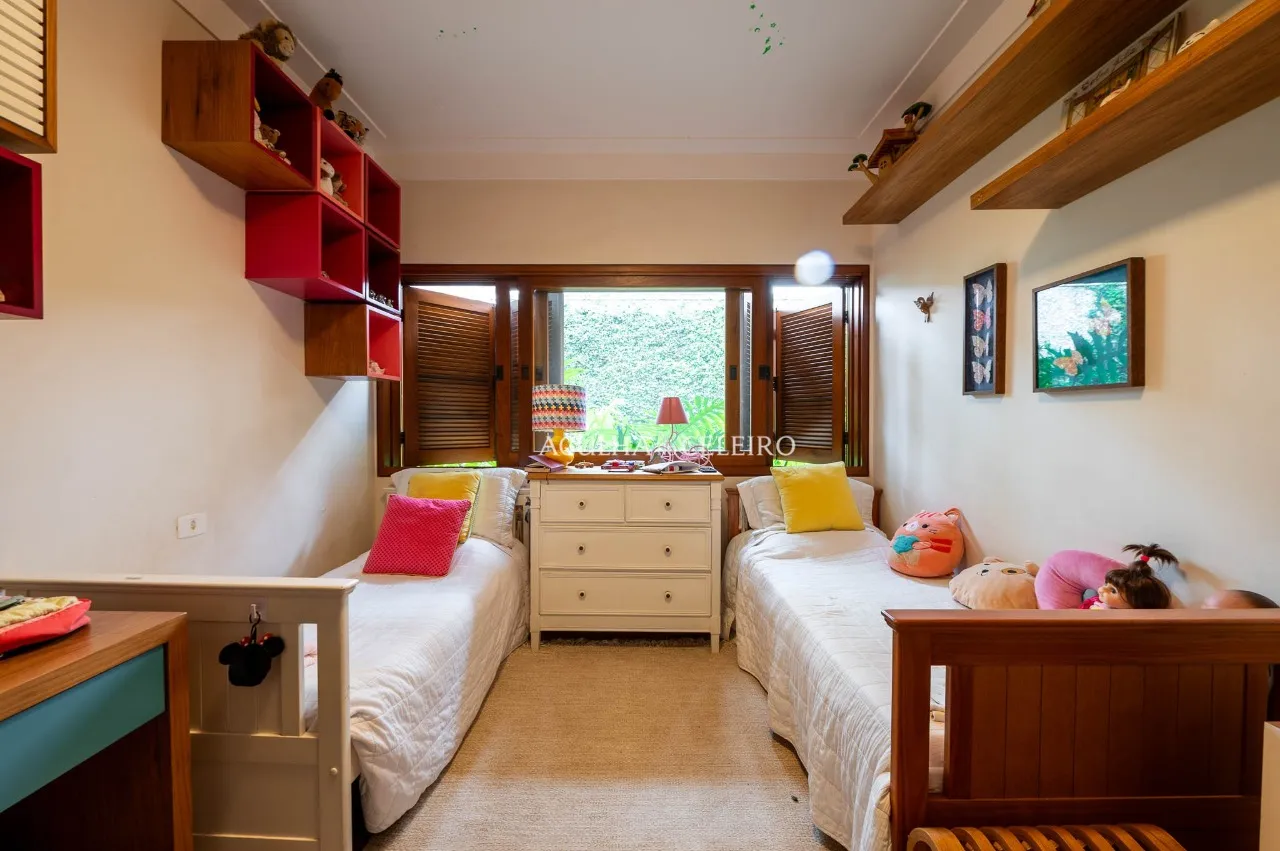 Casa térrea totalmente modernizada com área gourmet e edícula – 21377