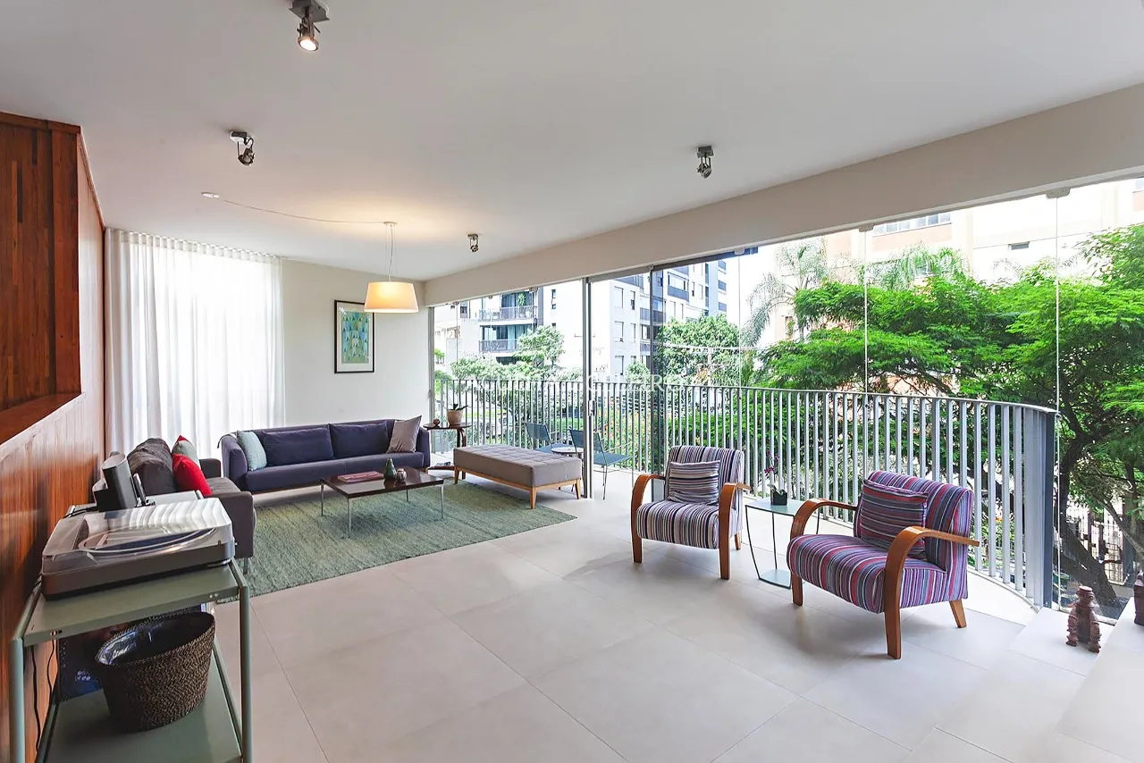 Apartamento espaçoso e com muita luz natural à venda na Vila Madalena – 21414