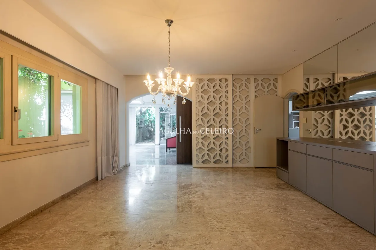 Casa moderna com conforto, espaço e localização privilegiada. – 21425