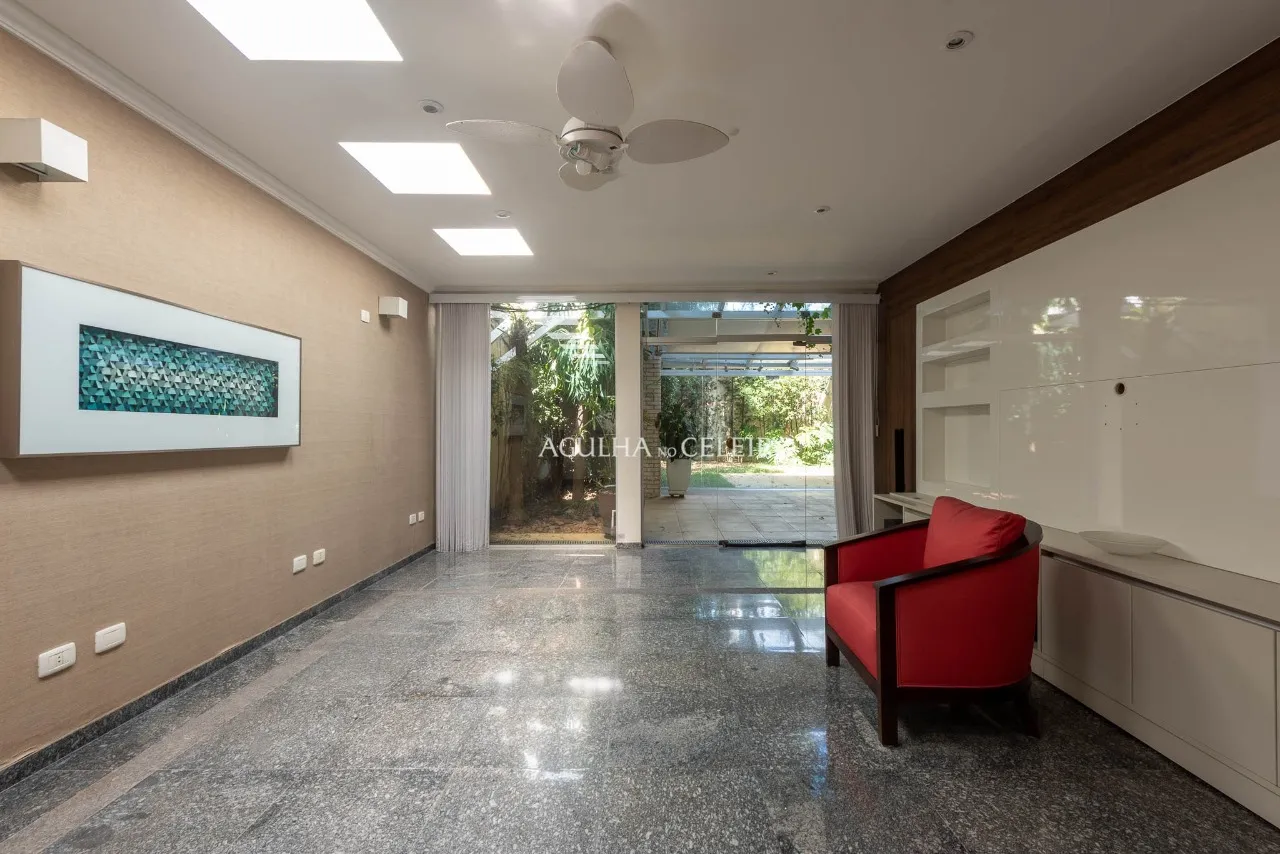 Casa moderna com conforto, espaço e localização privilegiada. – 21425