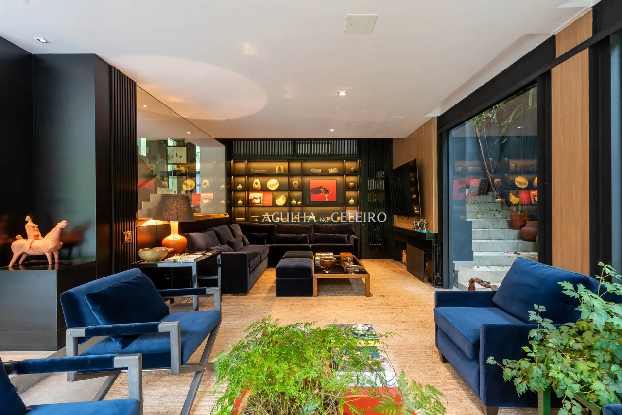 Casa contemporânea ao lado do Clube Paineiras com arquitetura autoral, lazer completo e segurança – 21433