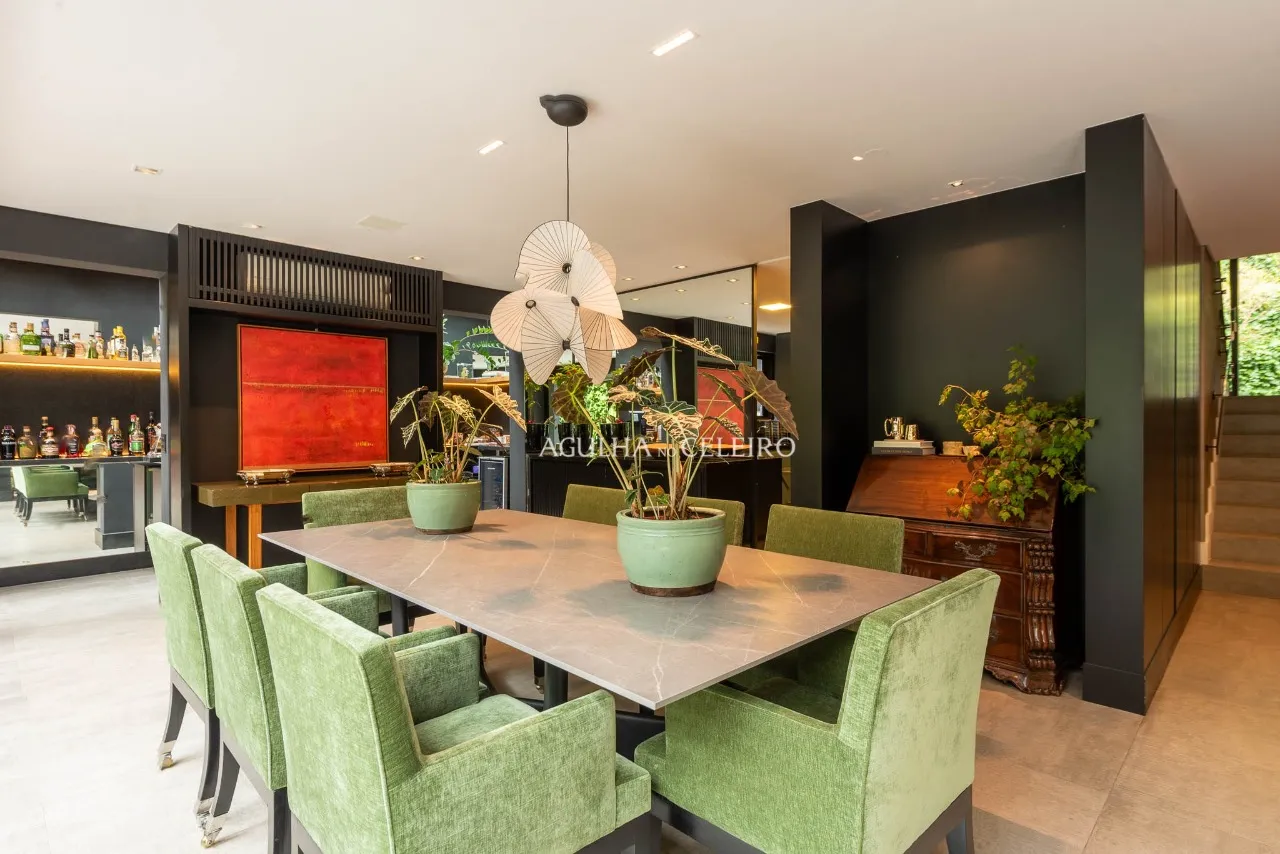 Casa contemporânea ao lado do Clube Paineiras com arquitetura autoral, lazer completo e segurança – 21433