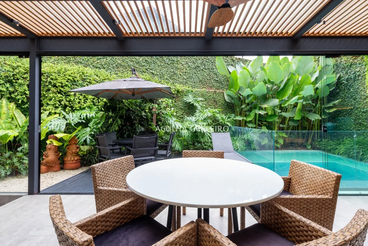 Casa contemporânea ao lado do Clube Paineiras com arquitetura autoral, lazer completo e segurança – 21433