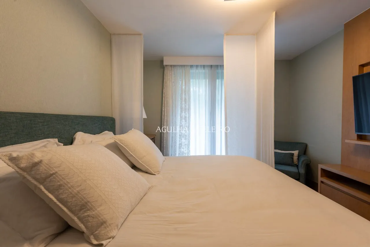 Casa contemporânea ao lado do Clube Paineiras com arquitetura autoral, lazer completo e segurança – 21433