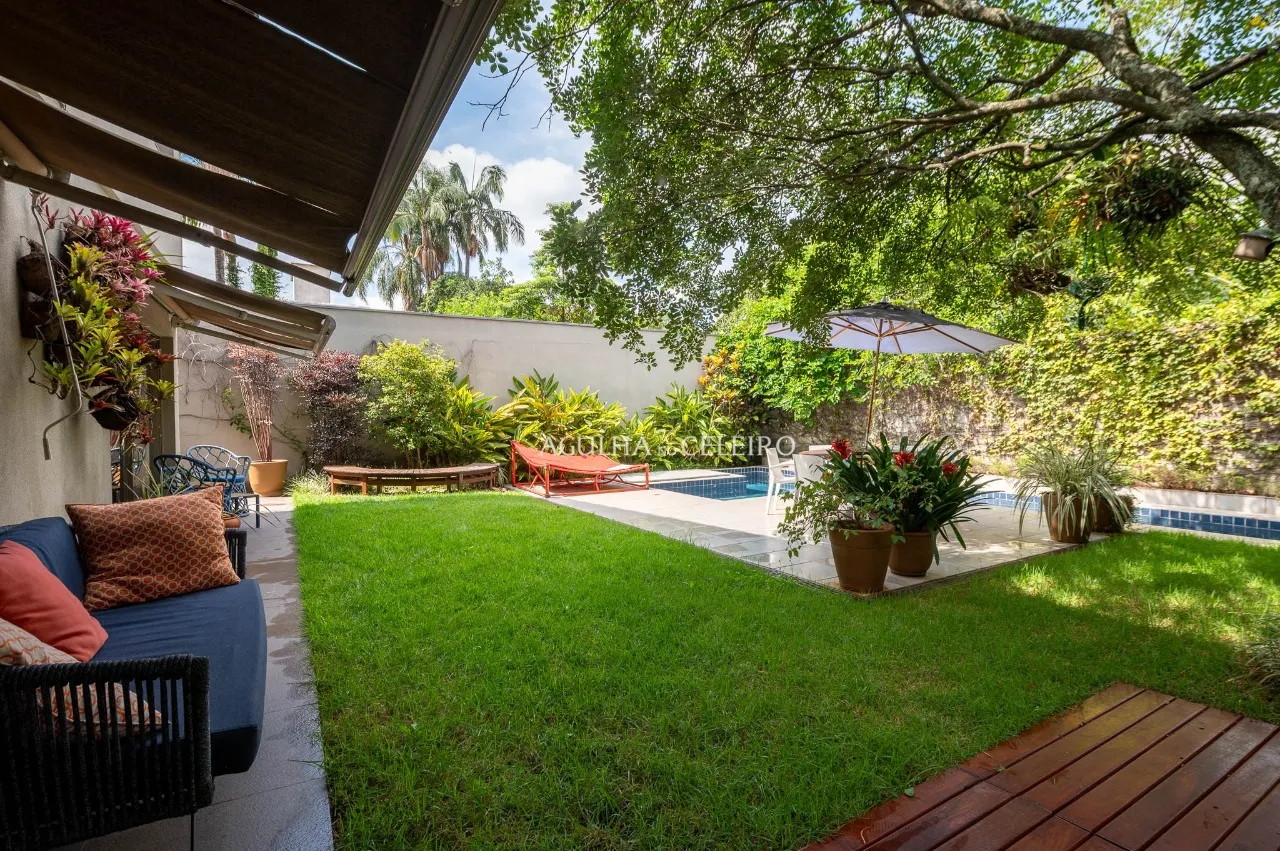 Excelente Oportunidade no Alto de Pinheiros: Casa com Piscina, Sauna e 4 Suítes. – 21457