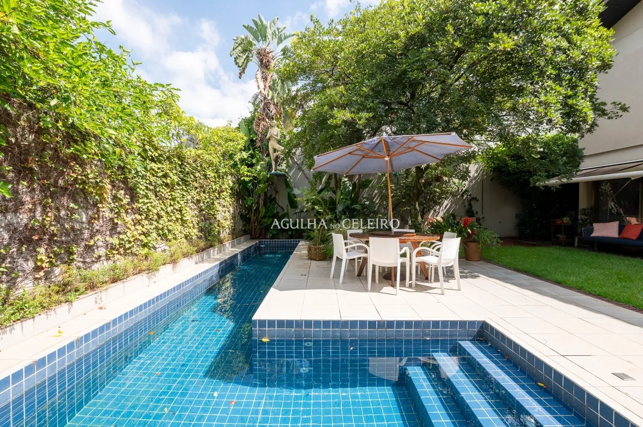 Excelente Oportunidade no Alto de Pinheiros: Casa com Piscina, Sauna e 4 Suítes. – 21457