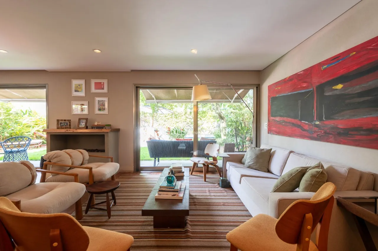 Excelente Oportunidade no Alto de Pinheiros: Casa com Piscina, Sauna e 4 Suítes. – 21457