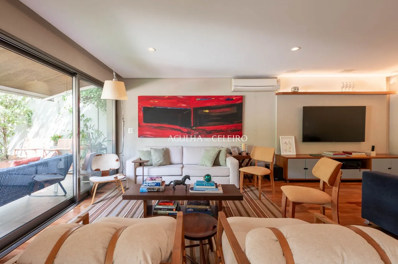 Excelente Oportunidade no Alto de Pinheiros: Casa com Piscina, Sauna e 4 Suítes. – 21457