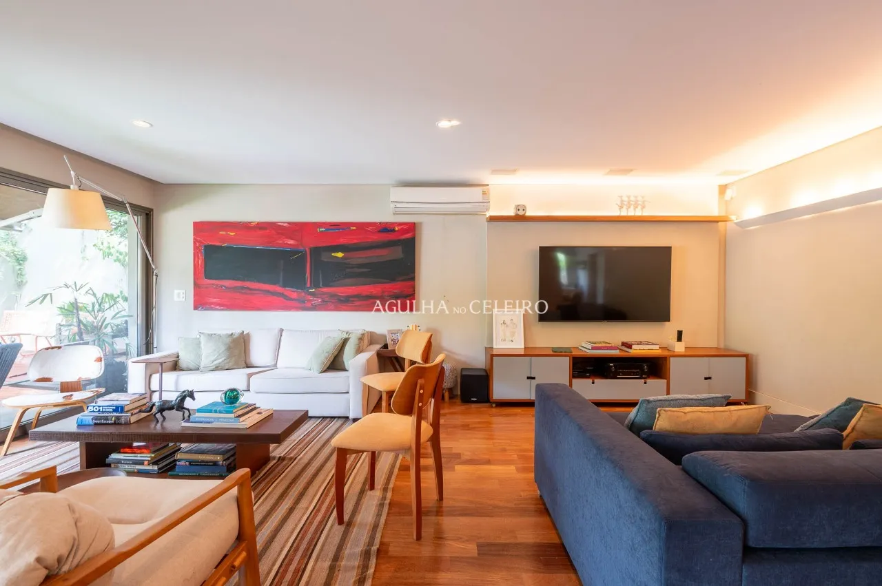 Excelente Oportunidade no Alto de Pinheiros: Casa com Piscina, Sauna e 4 Suítes. – 21457