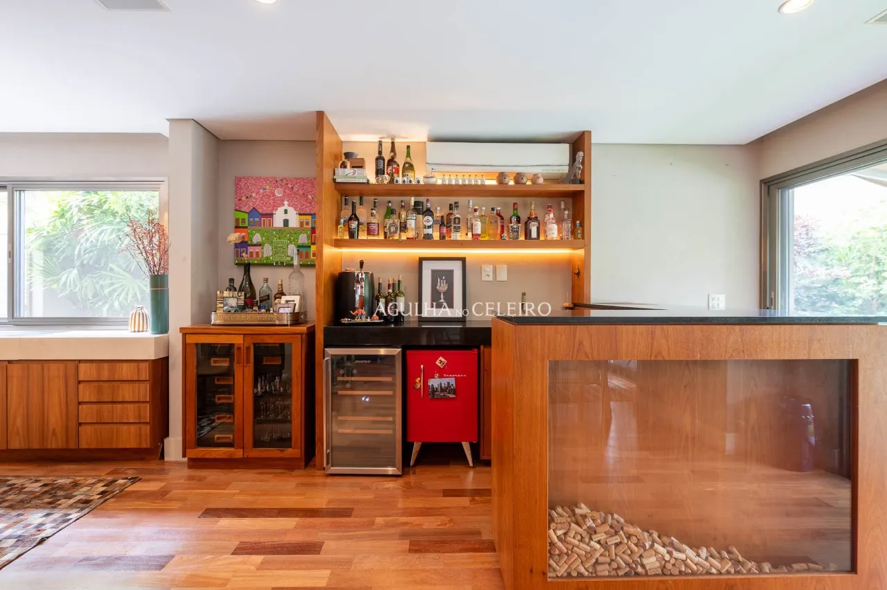 Excelente Oportunidade no Alto de Pinheiros: Casa com Piscina, Sauna e 4 Suítes. – 21457