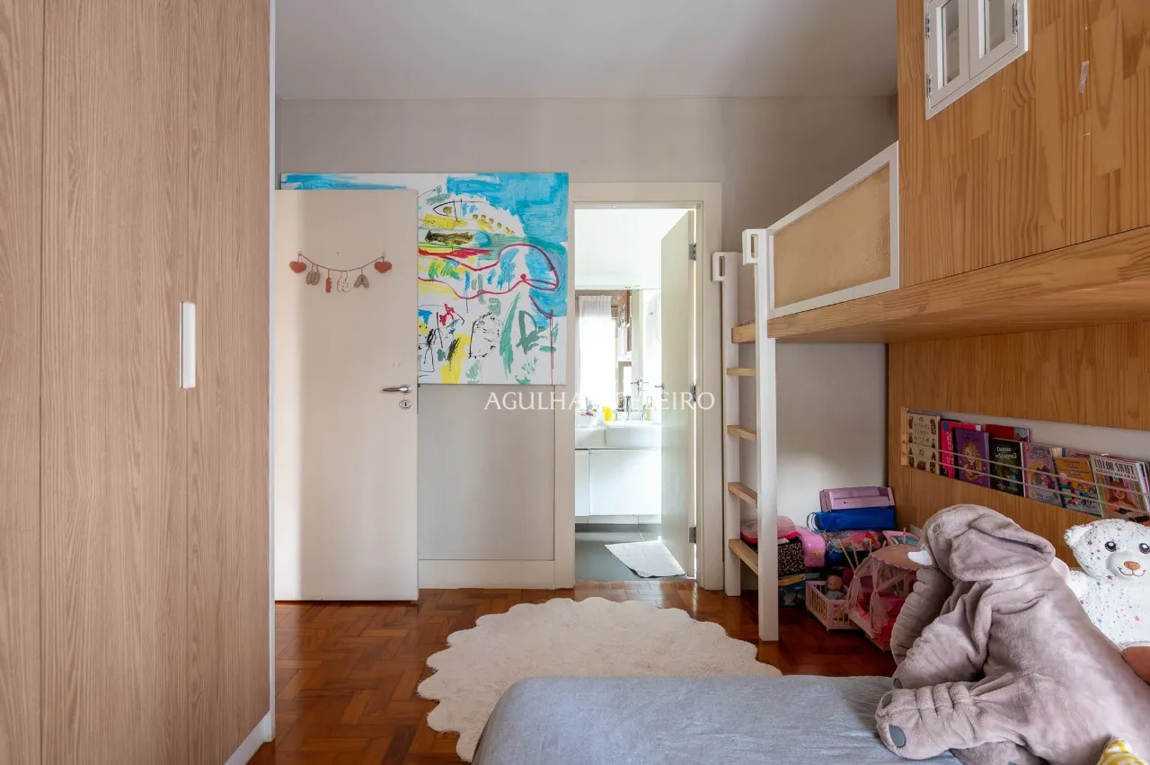 Excelente Oportunidade no Alto de Pinheiros: Casa com Piscina, Sauna e 4 Suítes. – 21457