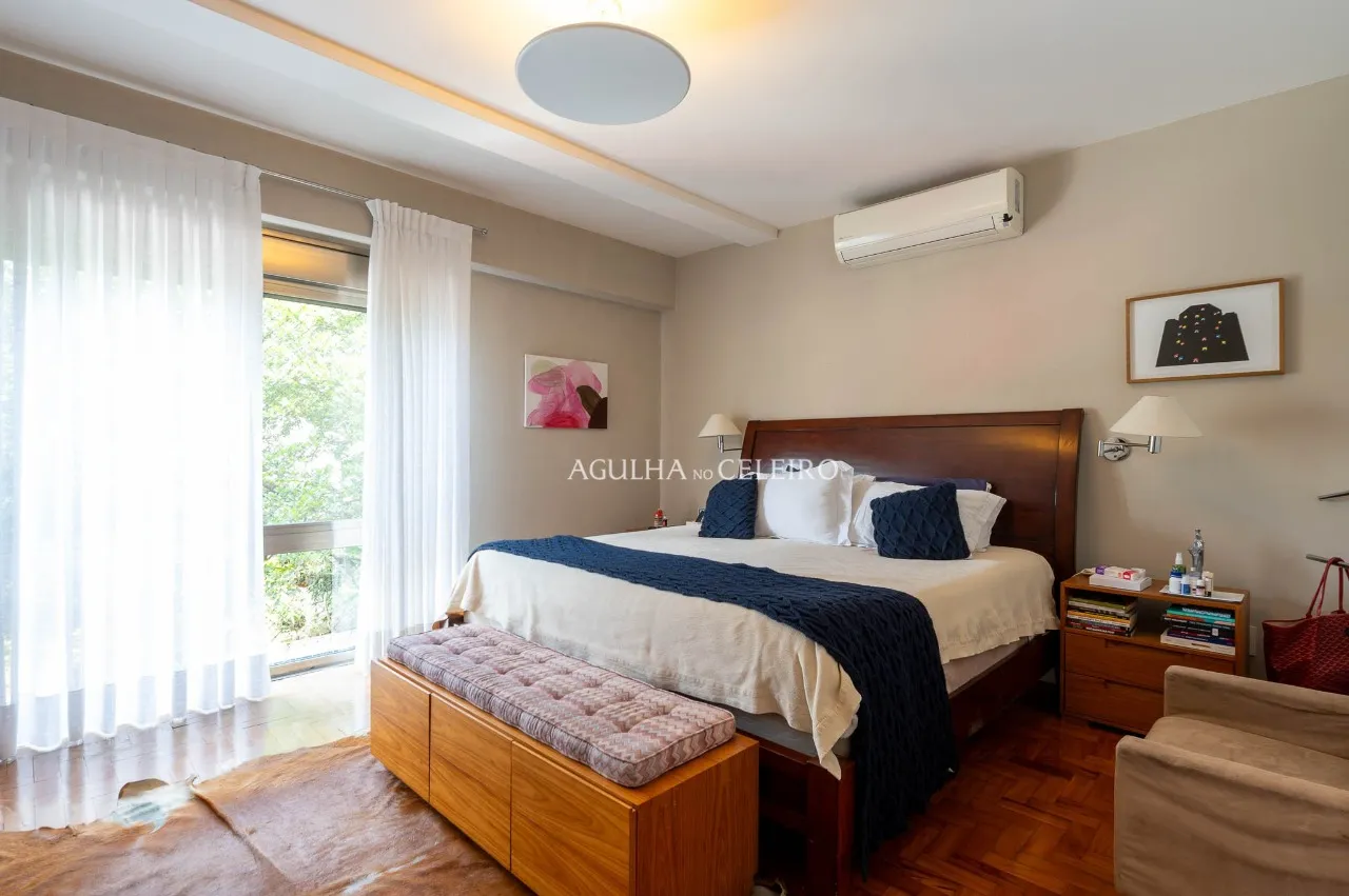 Excelente Oportunidade no Alto de Pinheiros: Casa com Piscina, Sauna e 4 Suítes. – 21457