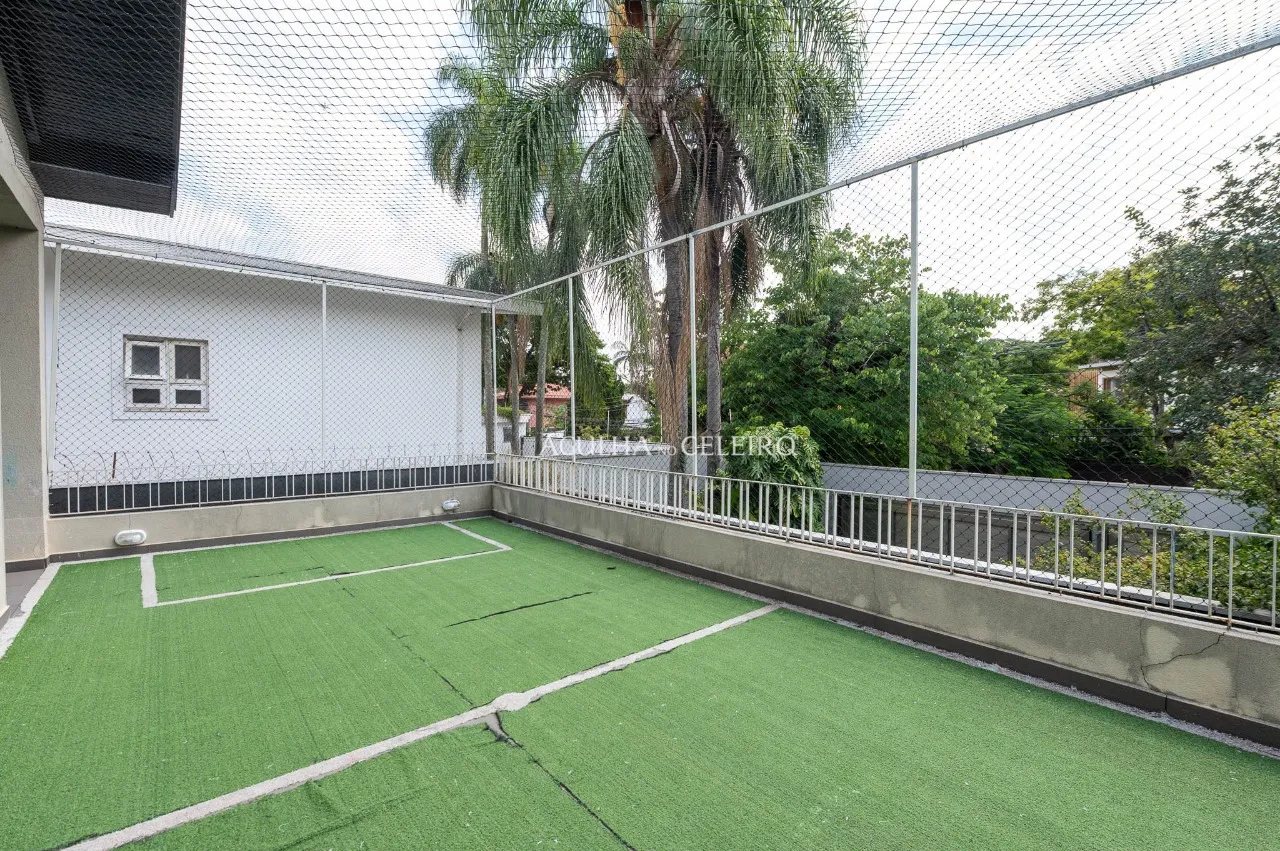 Excelente Oportunidade no Alto de Pinheiros: Casa com Piscina, Sauna e 4 Suítes. – 21457