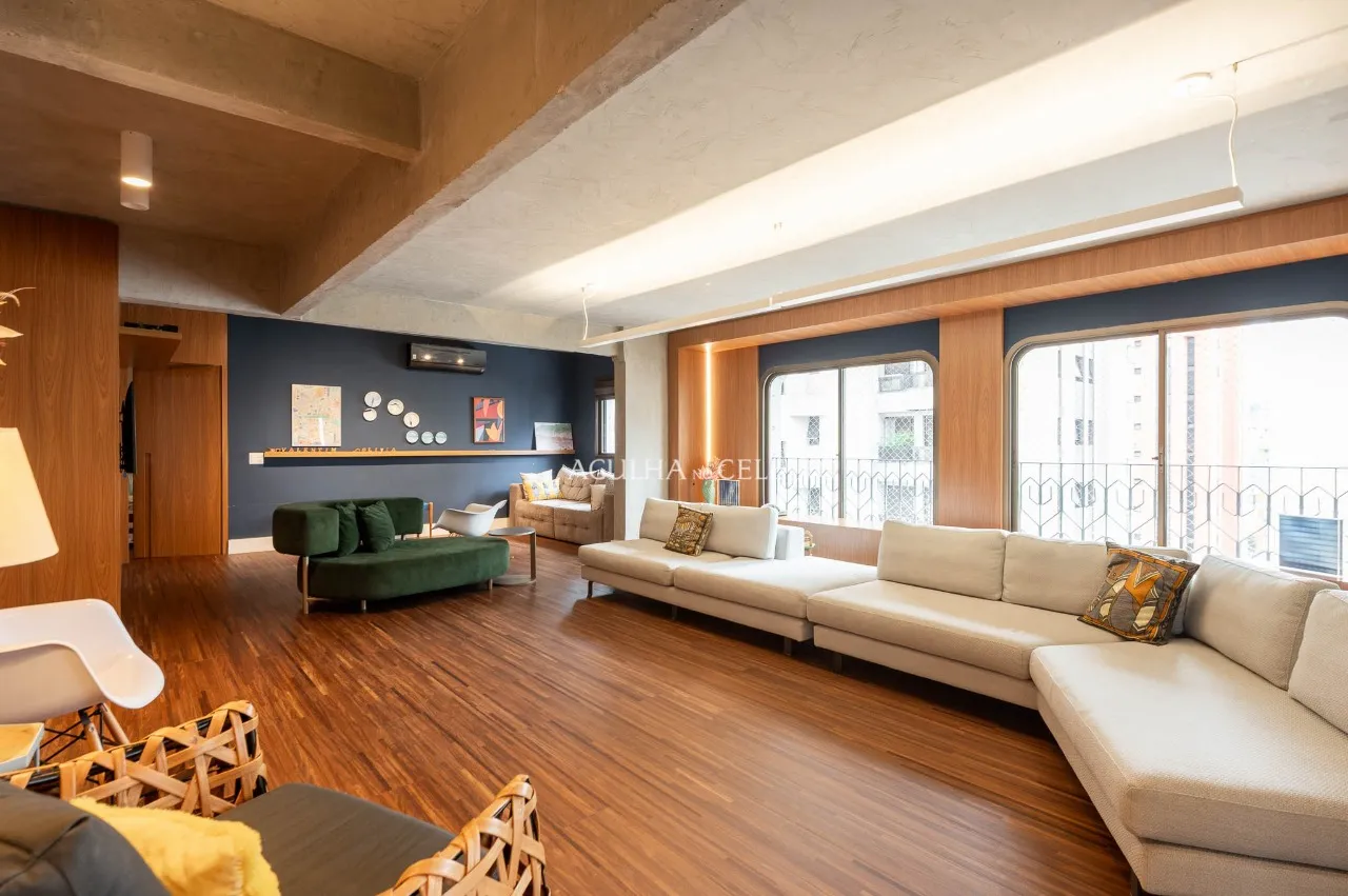 Apartamento Totalmente Reformado em Moema. – 21483