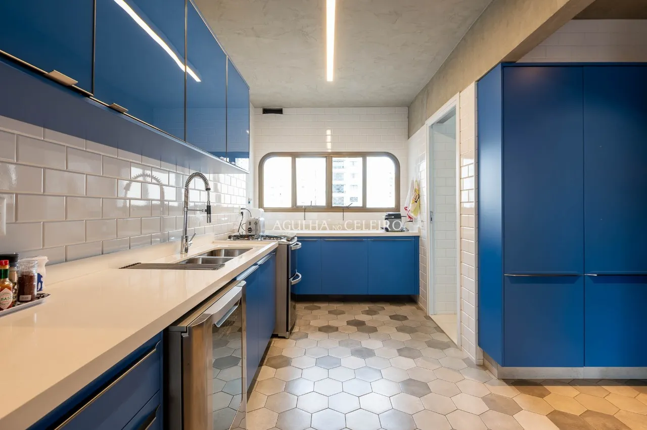 Apartamento Totalmente Reformado em Moema. – 21483