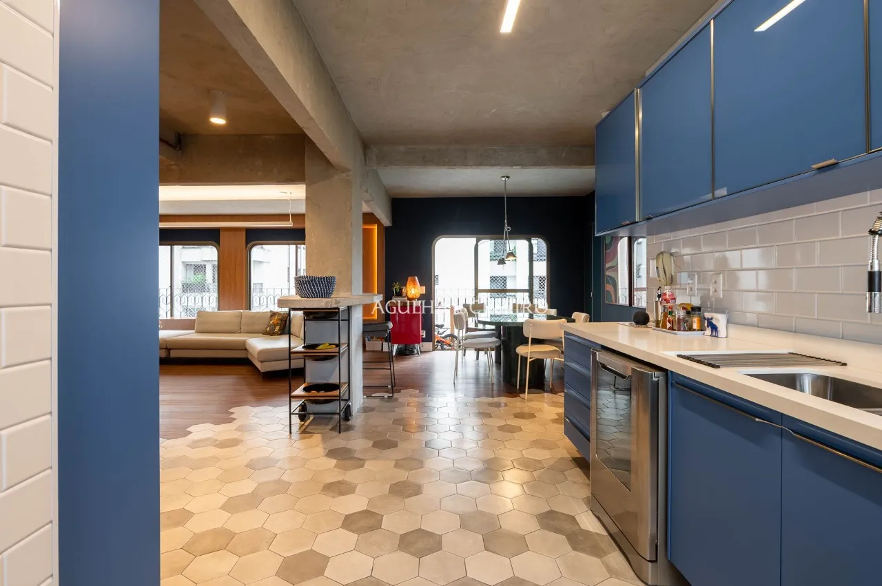 Apartamento Totalmente Reformado em Moema. – 21483