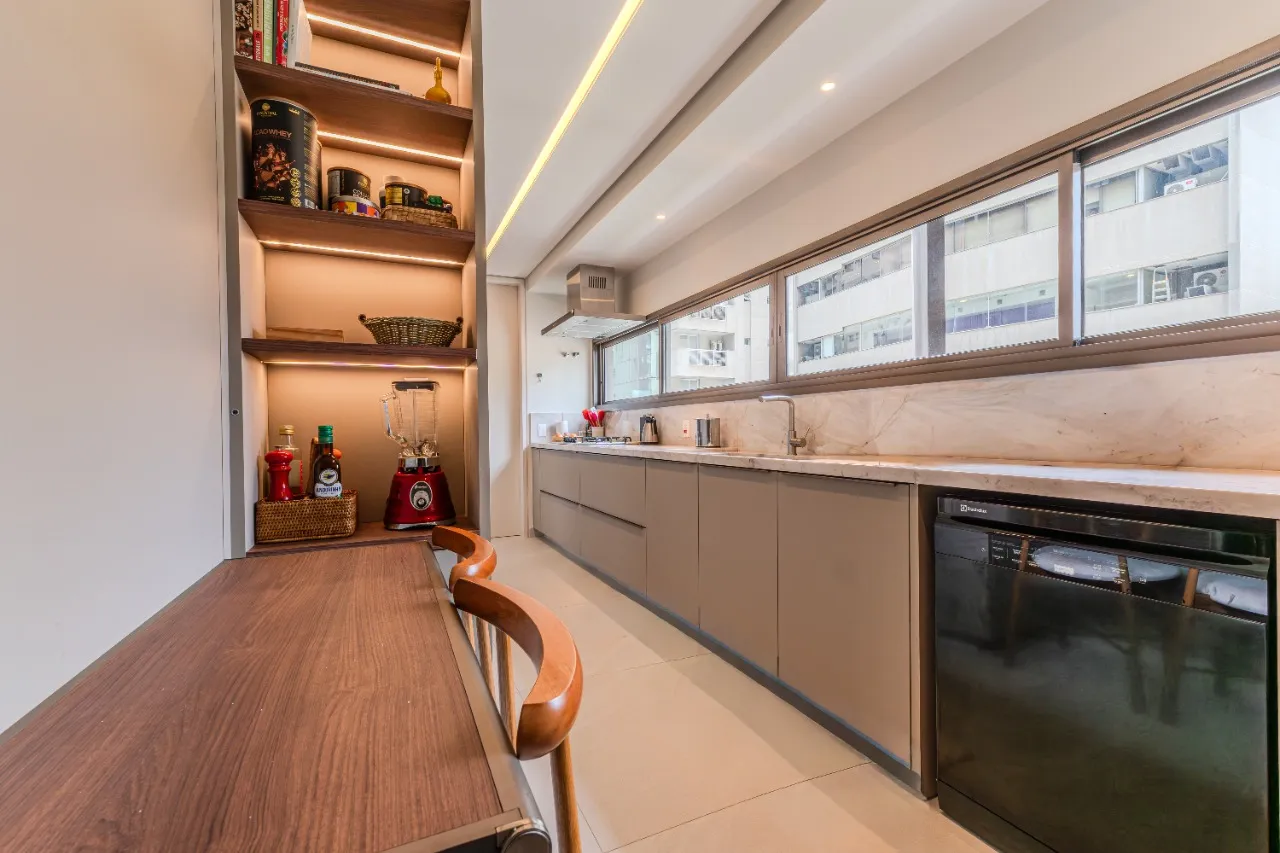 Apartamento contemporâneo assinado por Arthur Casas no Itaim. – 21536