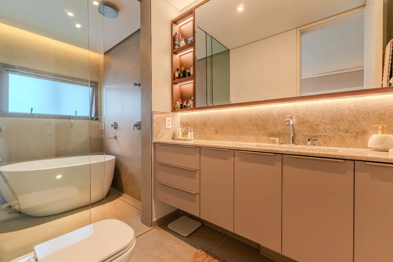 Apartamento contemporâneo assinado por Arthur Casas no Itaim. – 21536