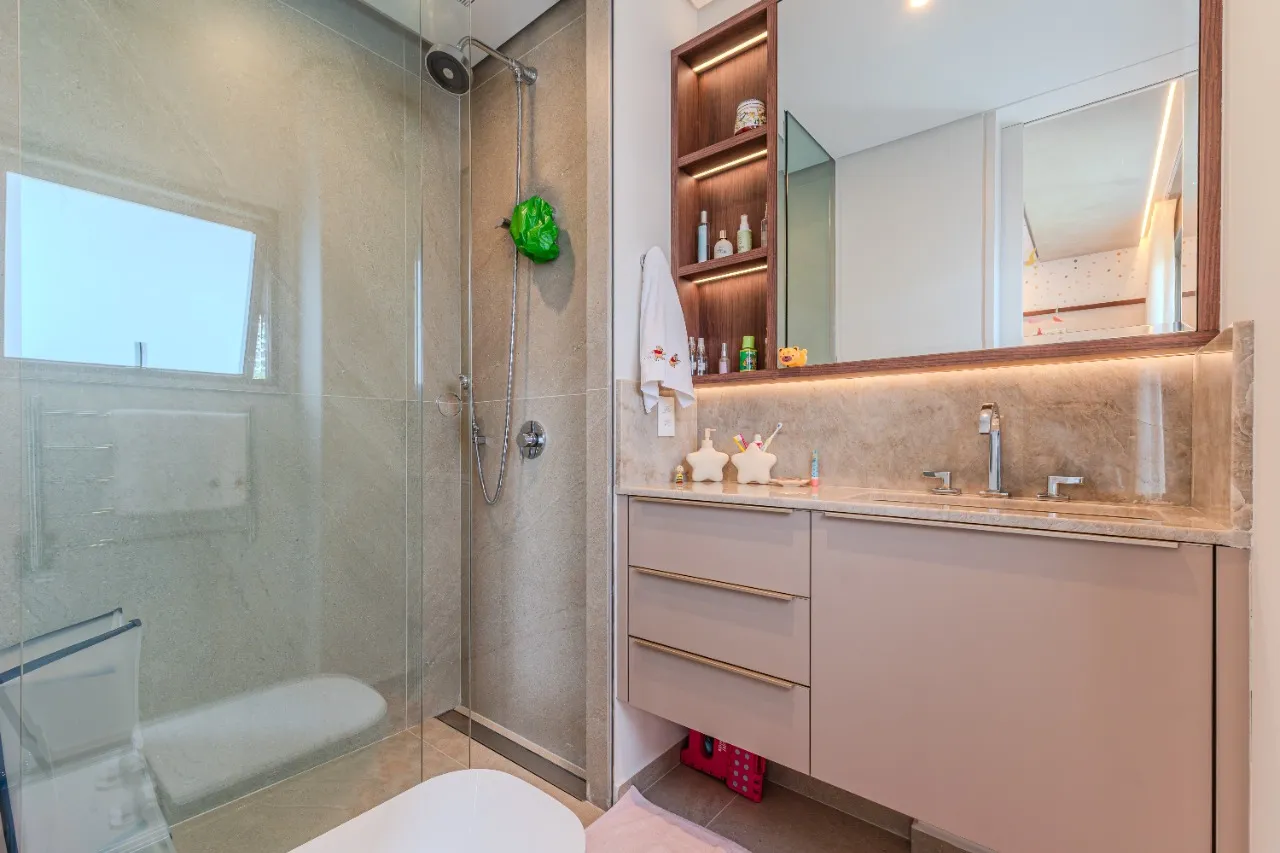 Apartamento contemporâneo assinado por Arthur Casas no Itaim. – 21536