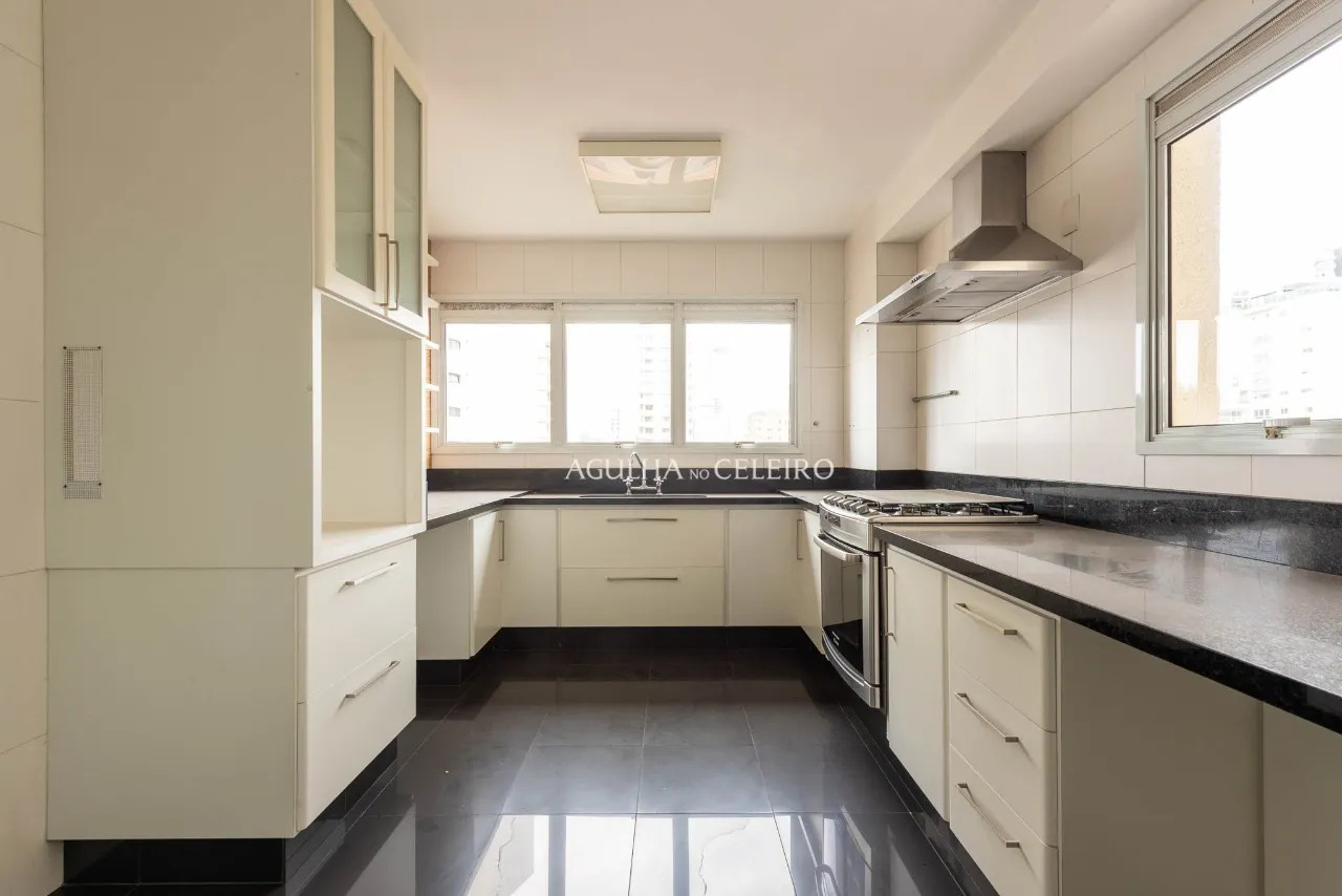 Apto em condomínio com quadra de tenis para locação em Alto de Pinheiros – 21550