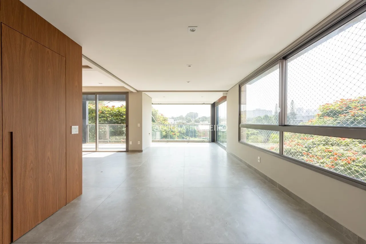 Arquitetura contemporânea e localização privilegiada em Moema. – 21558