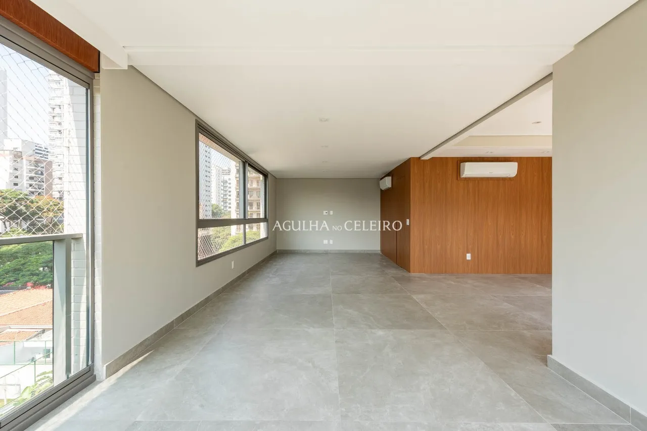 Arquitetura contemporânea e localização privilegiada em Moema. – 21558