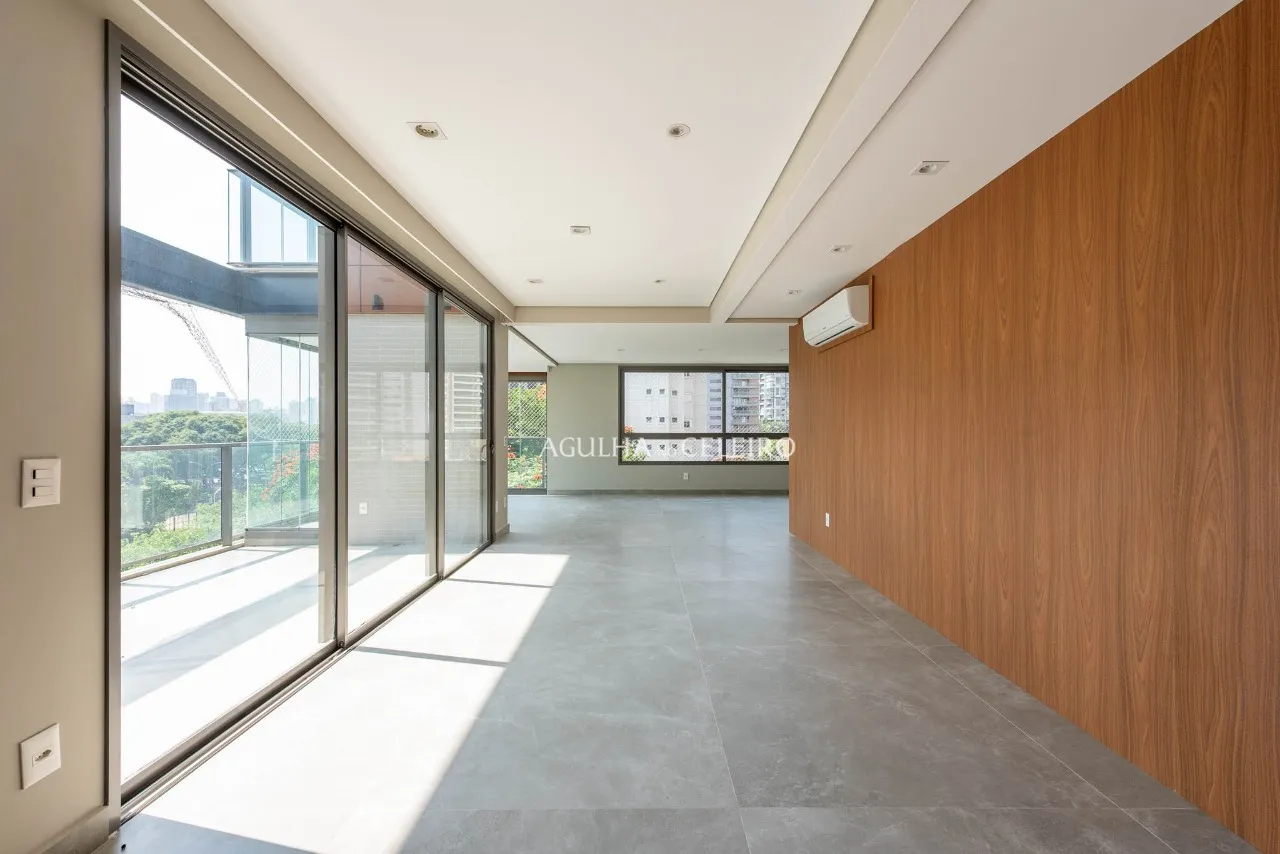 Arquitetura contemporânea e localização privilegiada em Moema. – 21558