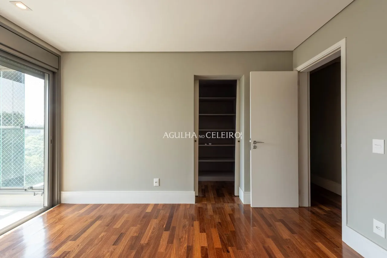 Arquitetura contemporânea e localização privilegiada em Moema. – 21558