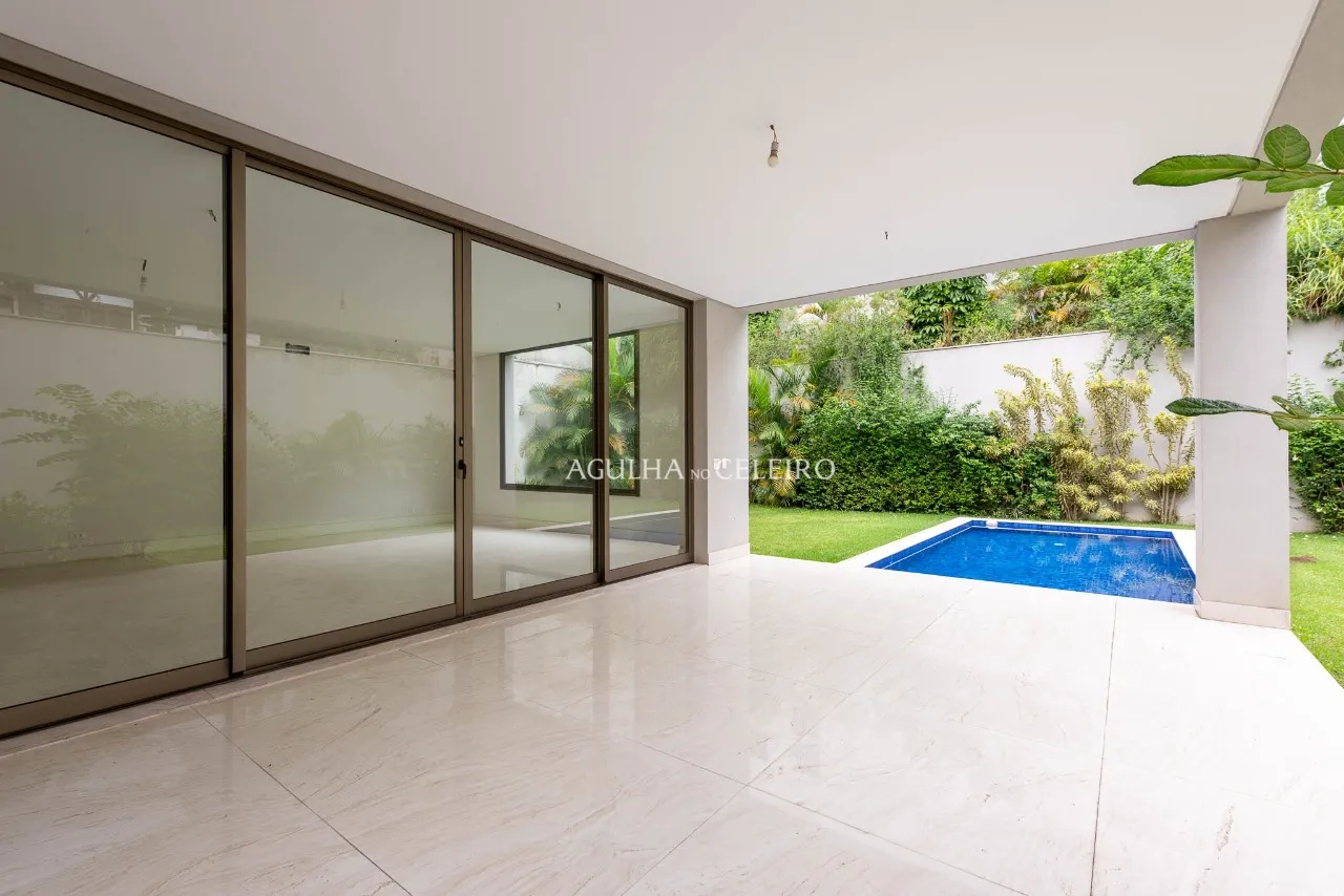 Casa moderna à venda no Jardim Guedala. – 21566