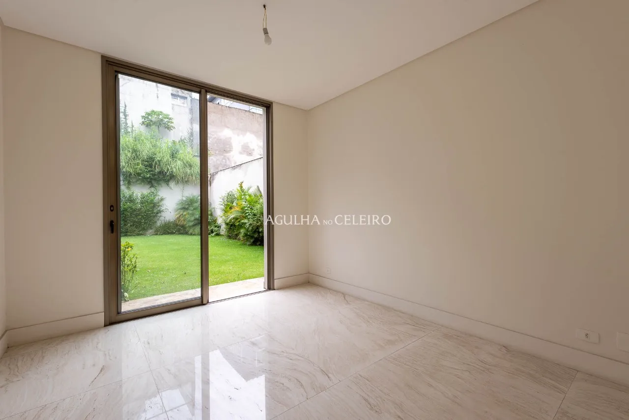 Casa moderna à venda no Jardim Guedala. – 21566