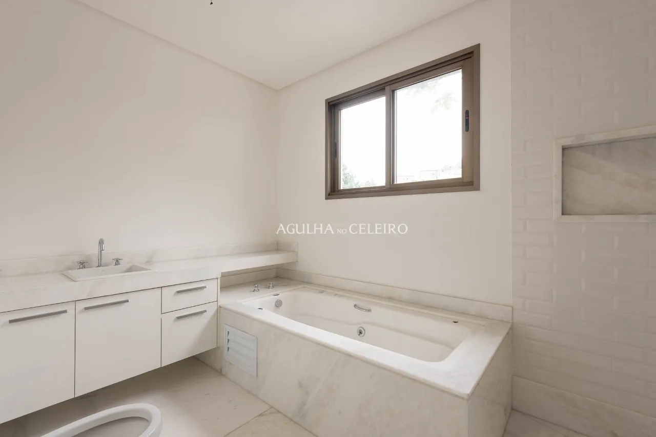 Casa moderna à venda no Jardim Guedala. – 21566