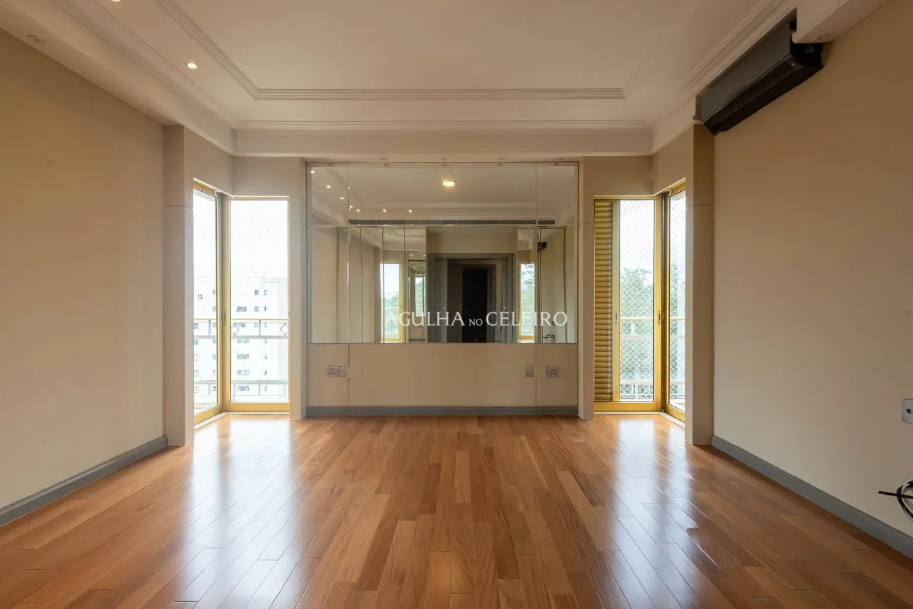 Apartamento impecável e reformado com vista permanente para o Parque. – 21625